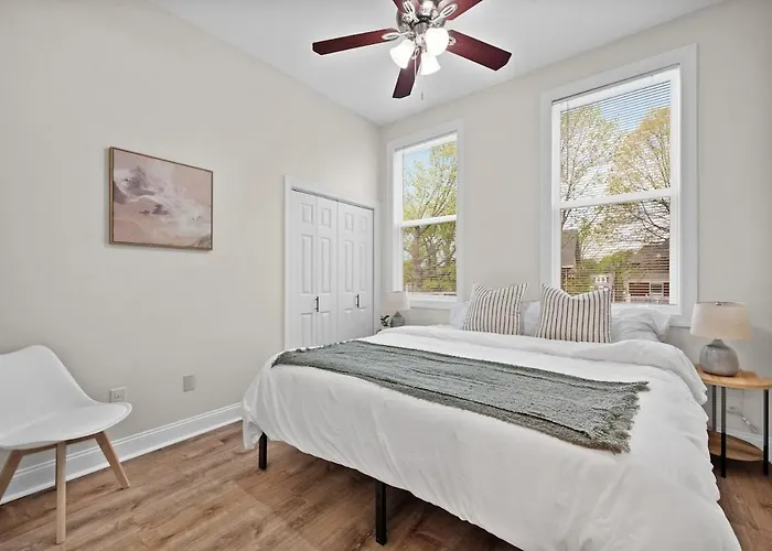 6br Group Retreat W/ Bbq, Game Room, And Parking *