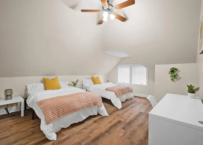 6br Group Retreat W/ Bbq, Game Room, And Parking * Pittsburgh